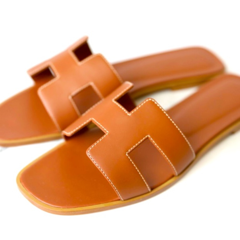 Hernes Oran flat sandals, Golden Tan, BRAND NEW, Never Worn, in Box sz 39